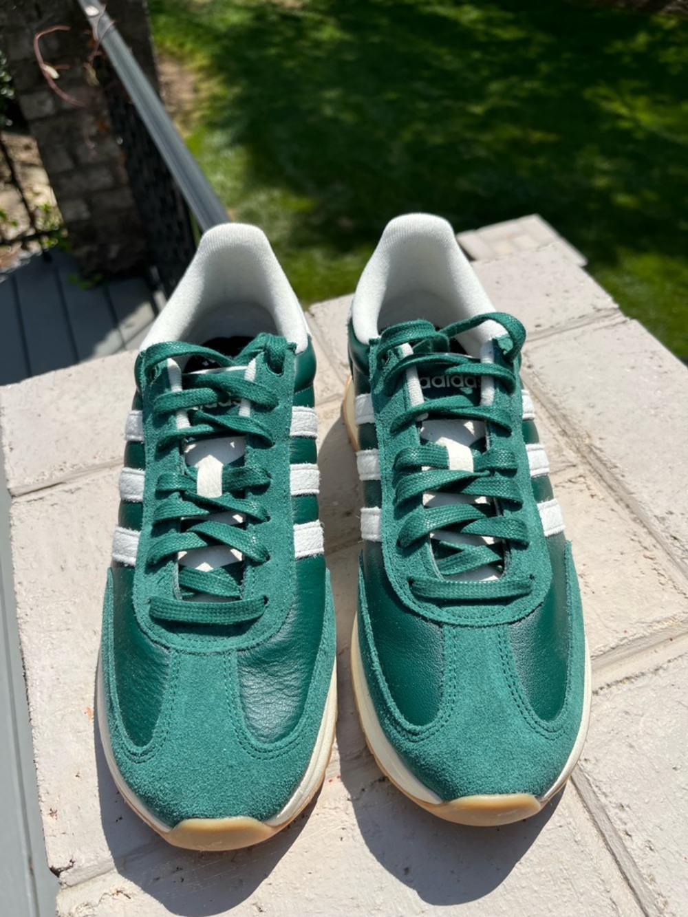 adidas Women’s Run 70s 2.0 Green Suede NWOT - Picture 3 of 5